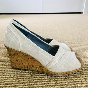 TOMS Ivory Peep-Toe Wedges Size 8